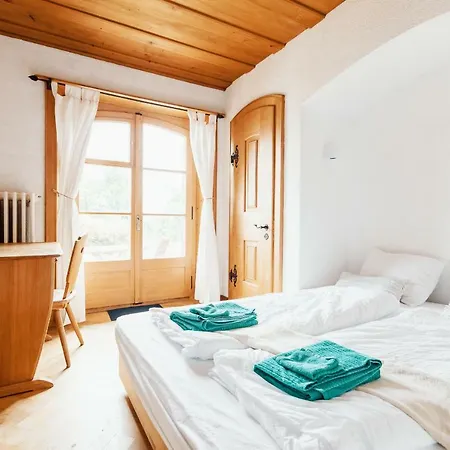 Lotus Bed and Breakfast 3*